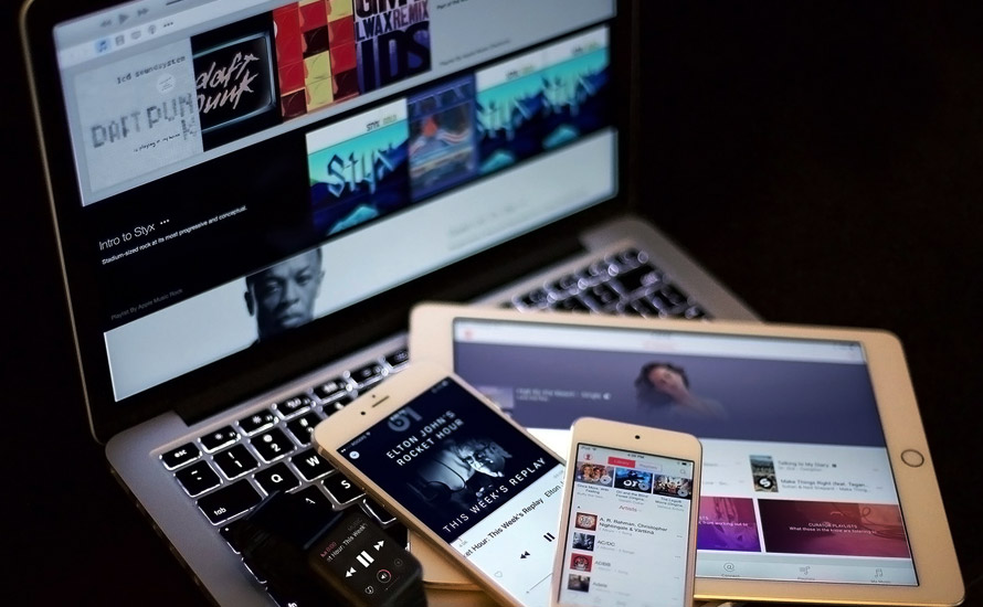 gifts for apple lovers