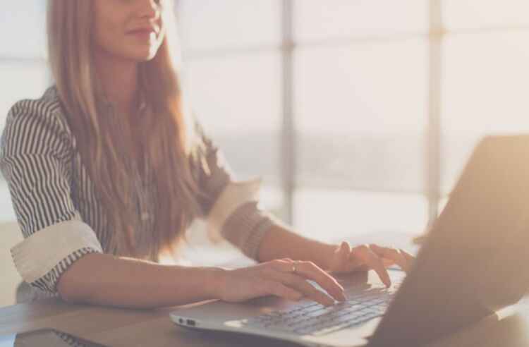 how does freelancing work