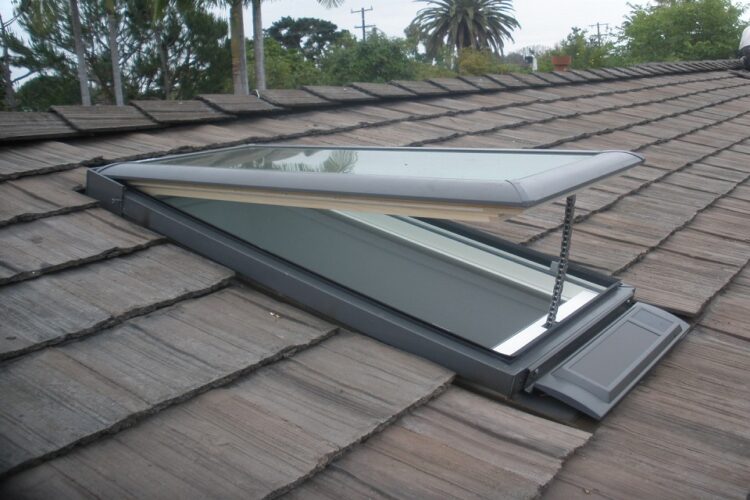 Advantages of Hiring a Professional Skylight Installer