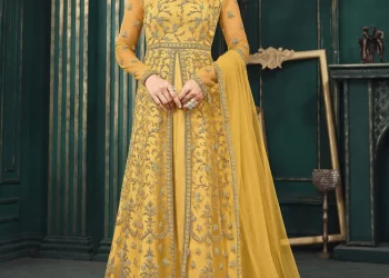 4 Reasons why every women should have anarkali suits for festive season
