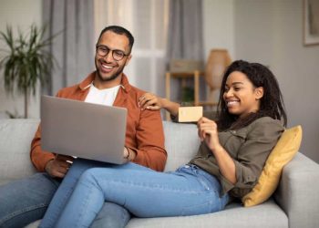 Joint bank accounts for unmarried couples: Pros and cons