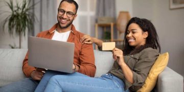 Joint bank accounts for unmarried couples: Pros and cons