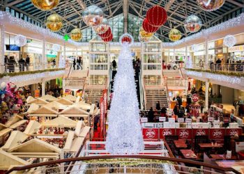 10 Strategies for Festive Branding on Social Media Platforms